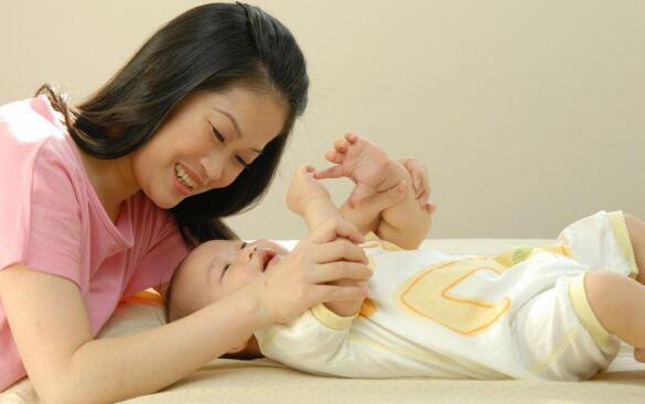 住家育兒嫂現在多少錢(qián) 她們晚上帶孩子么