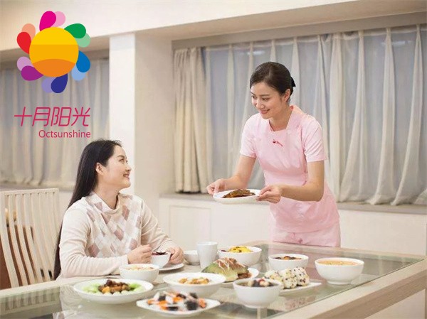 月子中心和在家找月嫂照顧有什么區別？